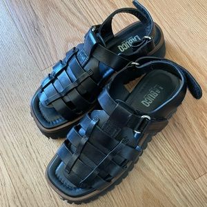 Labucq sandal